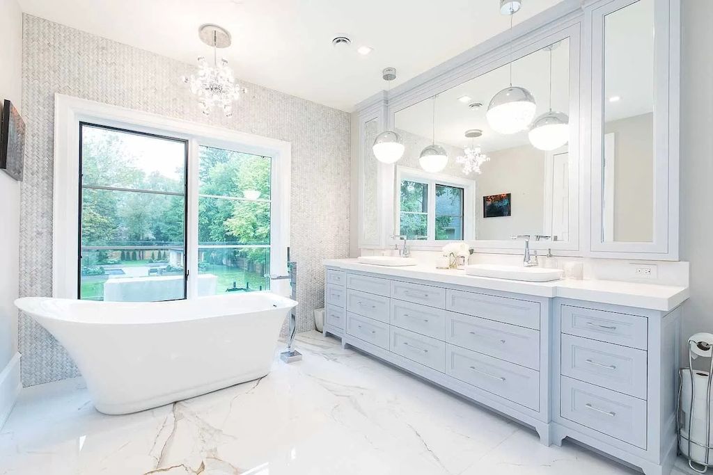 The Home in Ontario is spectacular one of kind home with Over 10,000 Sqft Of total living space now available for sale. This home located at 1492 Indian Grv, Mississauga, ON L5H 2S6, Canada