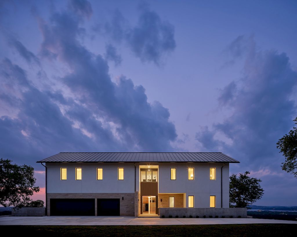 Manifold House Stunning farmhouse typology by Matt Fajkus Architecture 13
