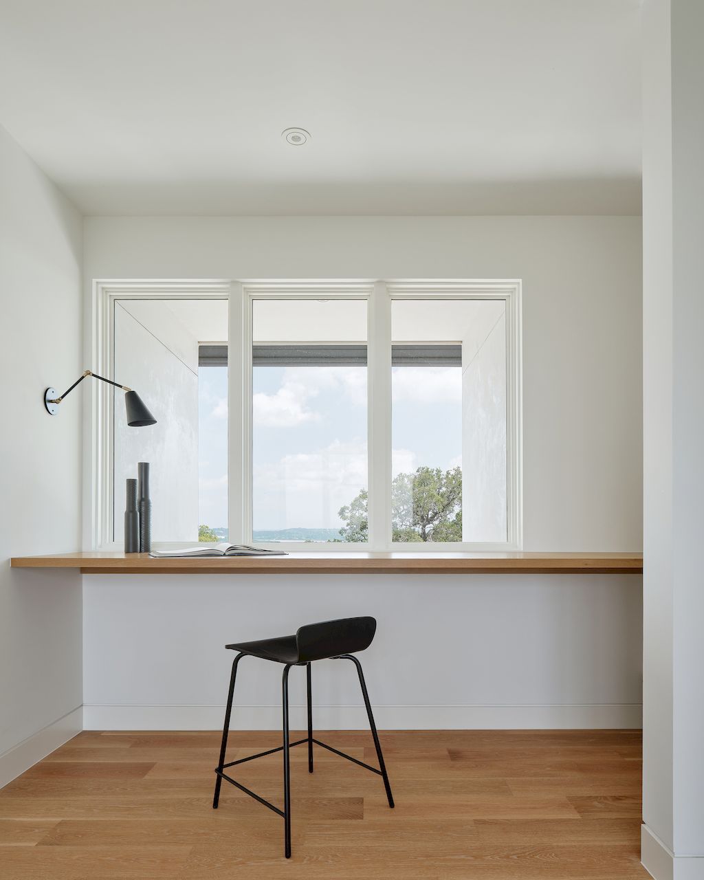 Manifold House Stunning farmhouse typology by Matt Fajkus Architecture 15