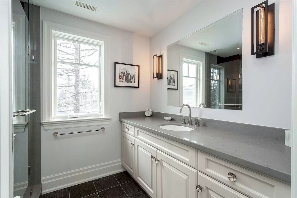 The Upgraded Multi Generational Home in Ontario is a luxurious home now available for sale. This home located at 143 Wedgewood Dr, Oakville, ON L6J 4R6, Canada