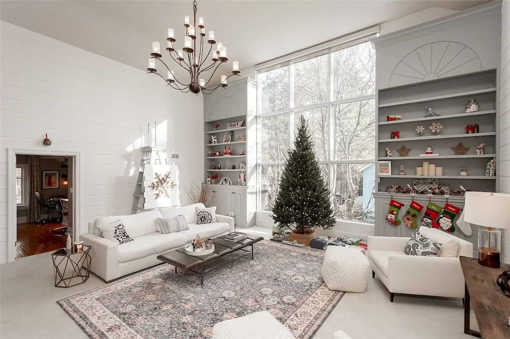 The Upgraded Multi Generational Home in Ontario is a luxurious home now available for sale. This home located at 143 Wedgewood Dr, Oakville, ON L6J 4R6, Canada