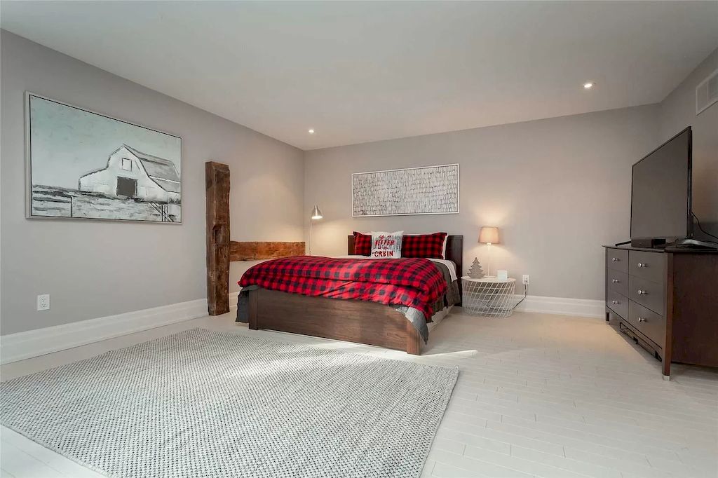 The Upgraded Multi Generational Home in Ontario is a luxurious home now available for sale. This home located at 143 Wedgewood Dr, Oakville, ON L6J 4R6, Canada