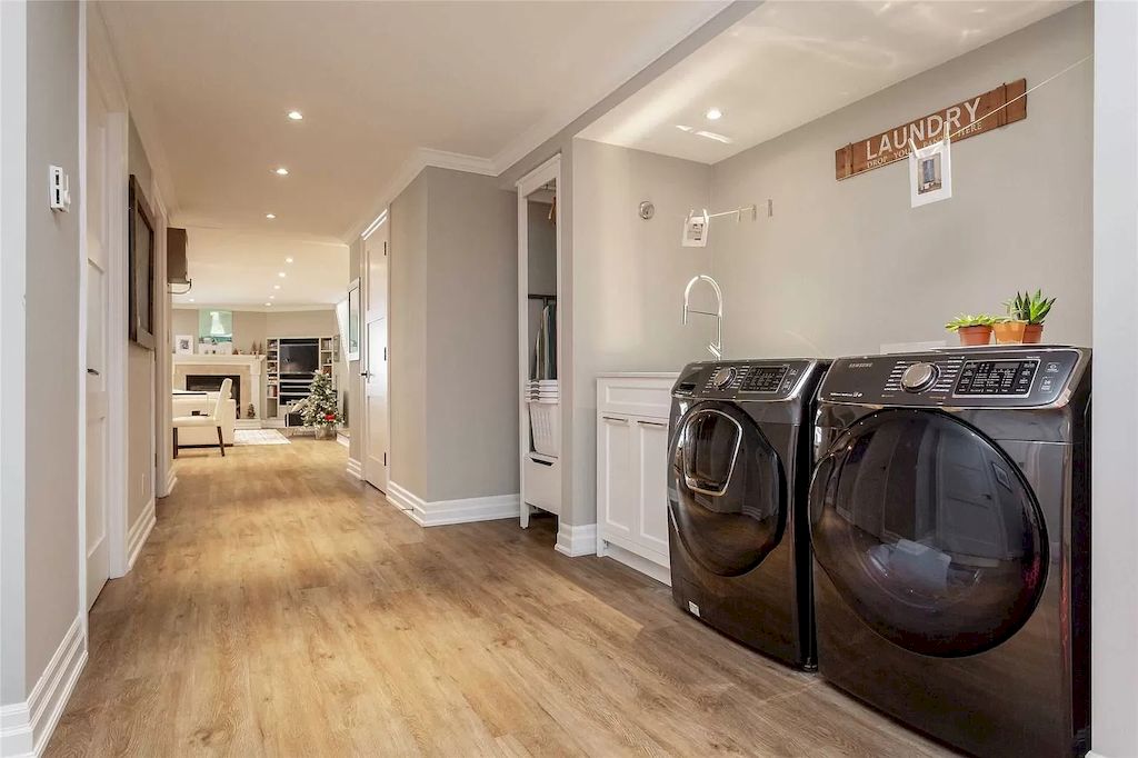 The Upgraded Multi Generational Home in Ontario is a luxurious home now available for sale. This home located at 143 Wedgewood Dr, Oakville, ON L6J 4R6, Canada
