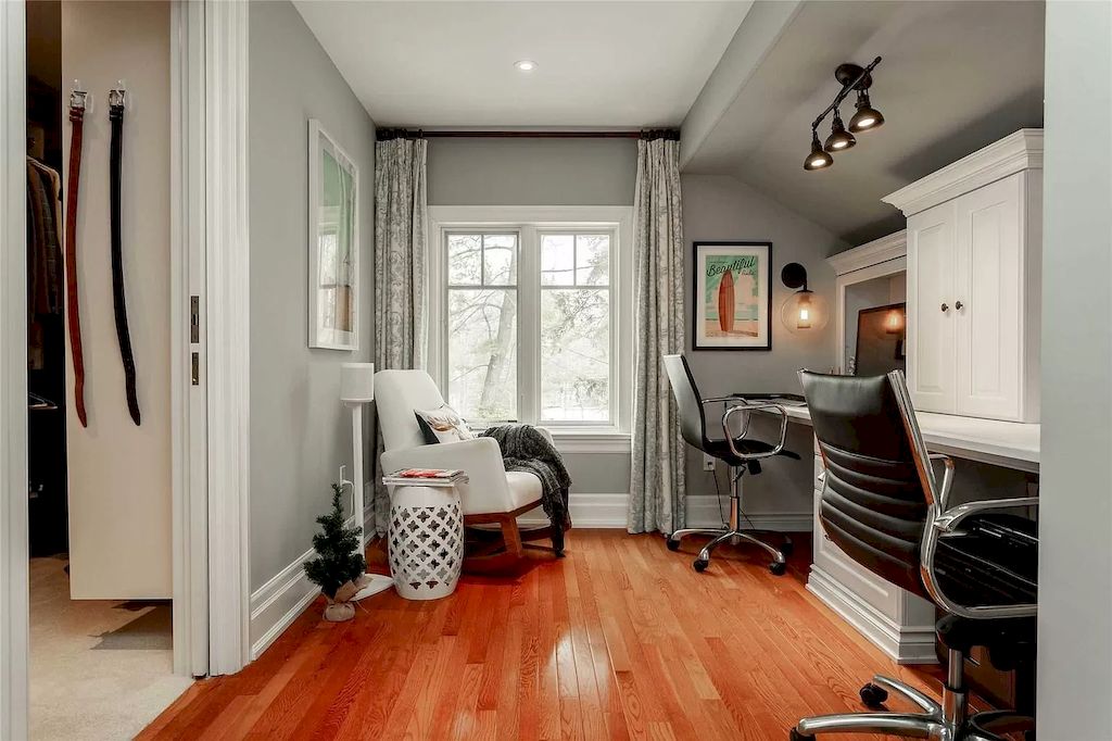 The Upgraded Multi Generational Home in Ontario is a luxurious home now available for sale. This home located at 143 Wedgewood Dr, Oakville, ON L6J 4R6, Canada