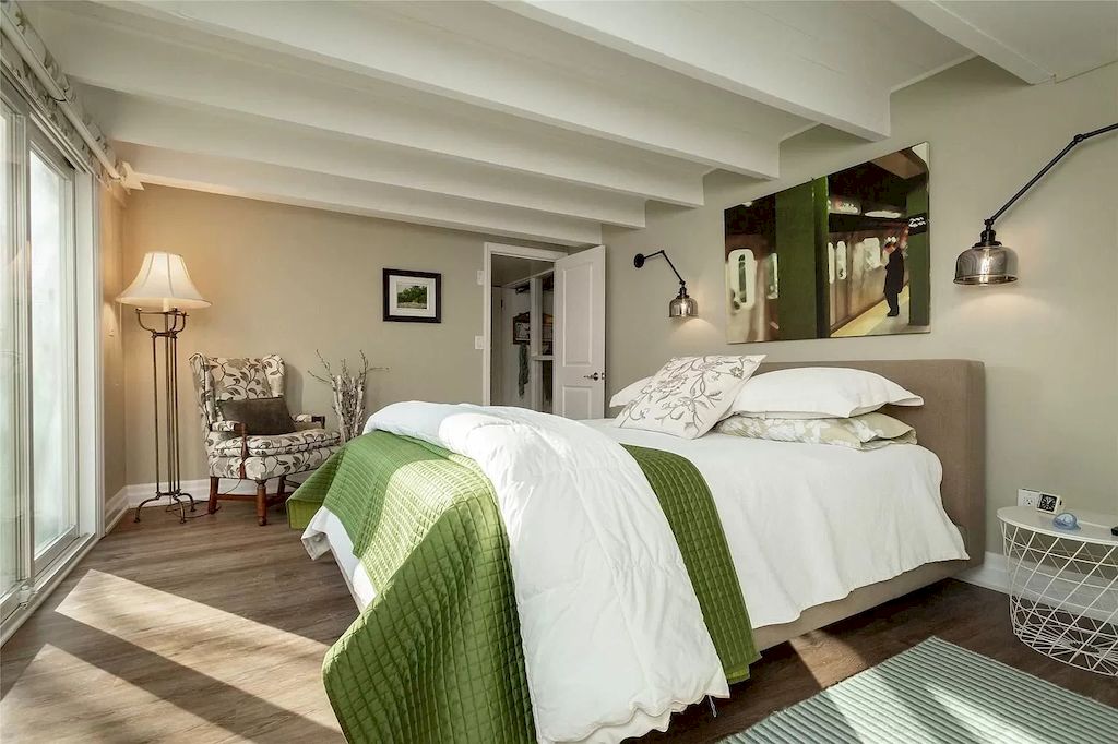 The Upgraded Multi Generational Home in Ontario is a luxurious home now available for sale. This home located at 143 Wedgewood Dr, Oakville, ON L6J 4R6, Canada