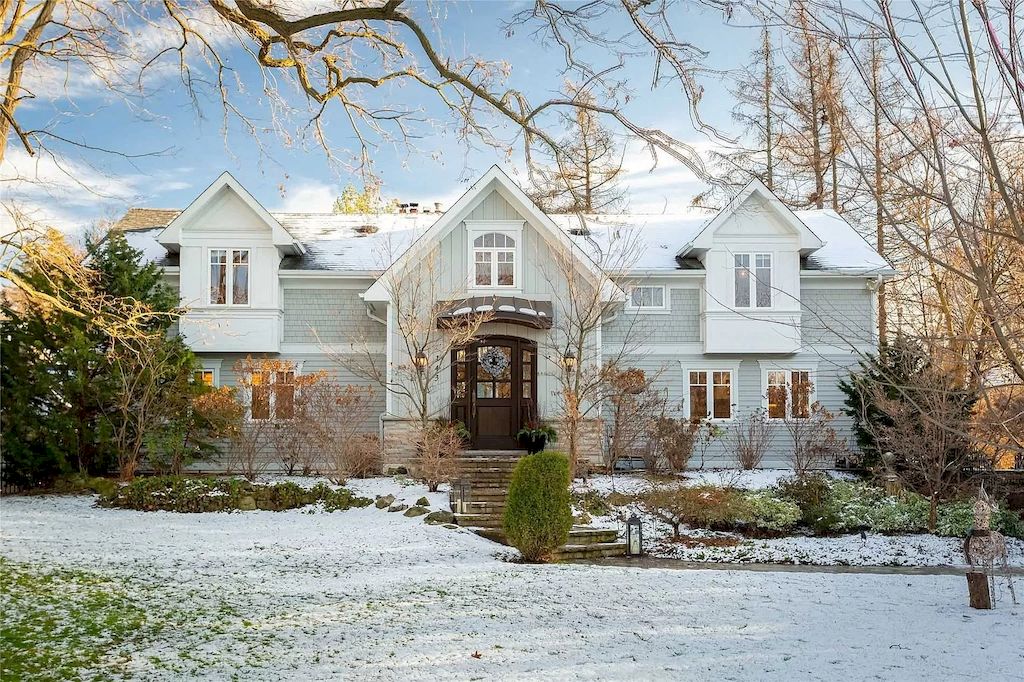 The Upgraded Multi Generational Home in Ontario is a luxurious home now available for sale. This home located at 143 Wedgewood Dr, Oakville, ON L6J 4R6, Canada