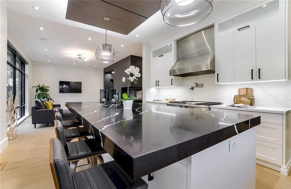 The Contemporary Custom Home in Ontario is a luxurious home now available for sale. This home located at 2450 Meadowood Cres, Oakville, ON L6L 1V6, Canada