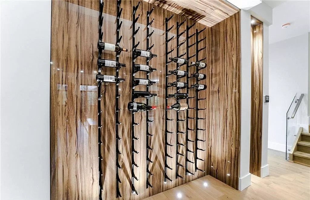 The Contemporary Custom Home in Ontario is a luxurious home now available for sale. This home located at 2450 Meadowood Cres, Oakville, ON L6L 1V6, Canada