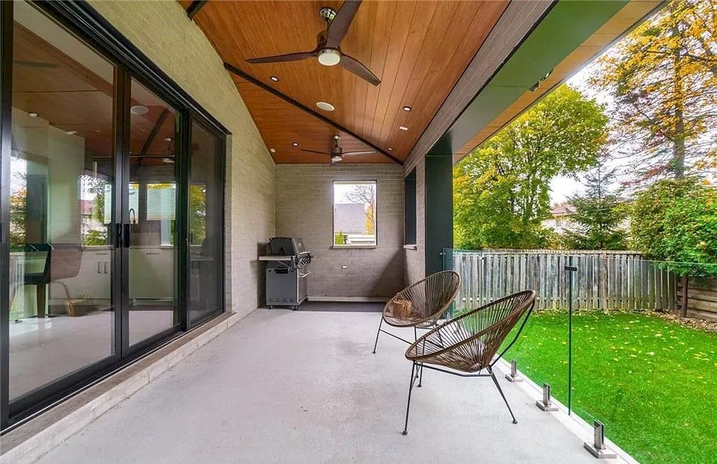 The Contemporary Custom Home in Ontario is a luxurious home now available for sale. This home located at 2450 Meadowood Cres, Oakville, ON L6L 1V6, Canada