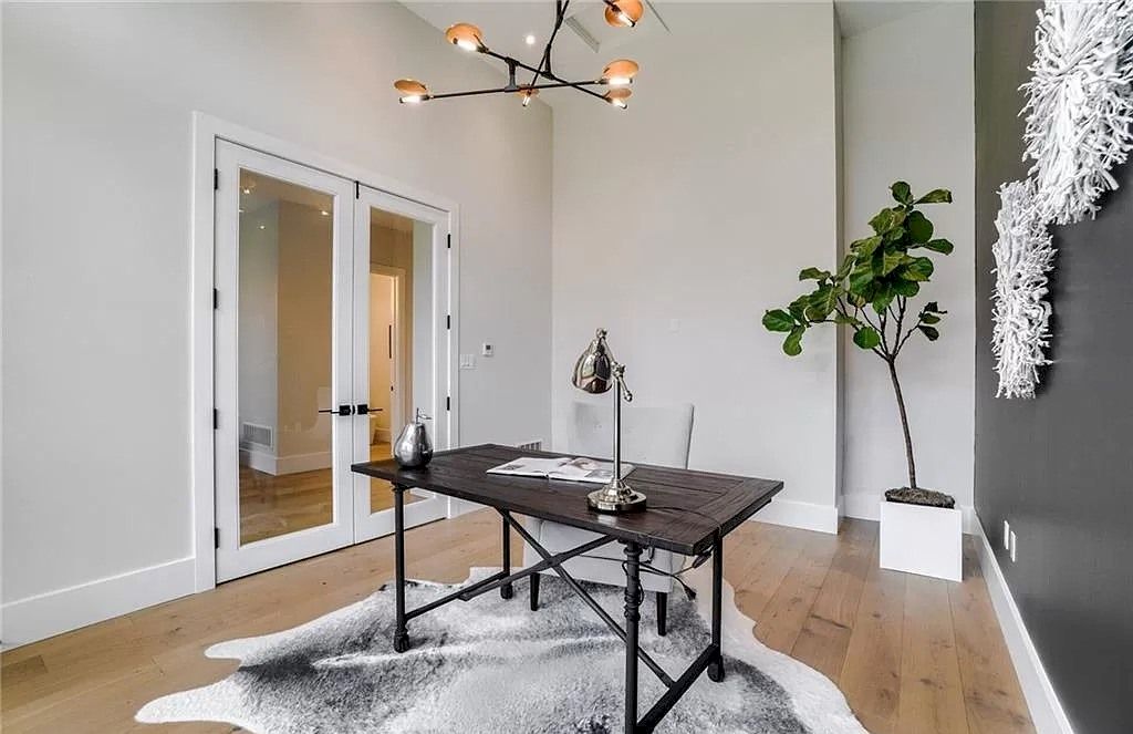 The Contemporary Custom Home in Ontario is a luxurious home now available for sale. This home located at 2450 Meadowood Cres, Oakville, ON L6L 1V6, Canada