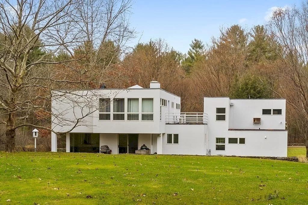 The Home in Massachusetts is a luxurious home offering large scale entertaining and comfortable living now available for sale. This home located at 201 Concord St, Carlisle, Massachusetts; offering 05 bedrooms and 08 bathrooms with 15,193 square feet of living spaces.