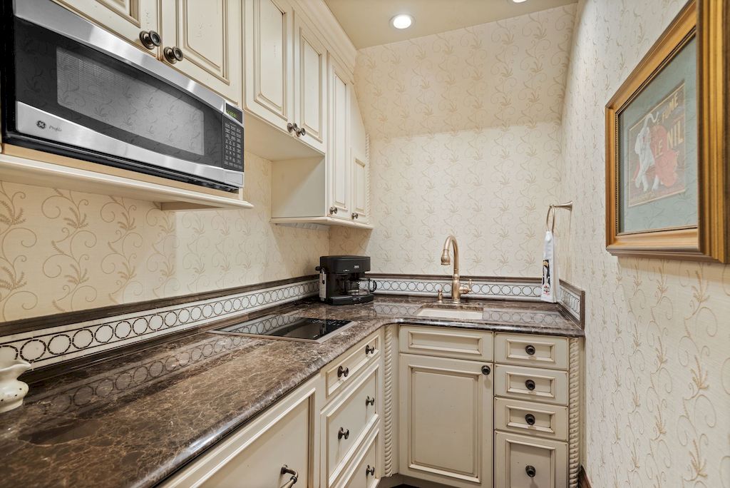 The Home in West Virginia is a luxurious home that you've dreamed of now available for sale. This home located at 4428 Irish Heights Dr, Summersville, West Virginia; offering 05 bedrooms and 09 bathrooms with 9,846 square feet of living spaces.