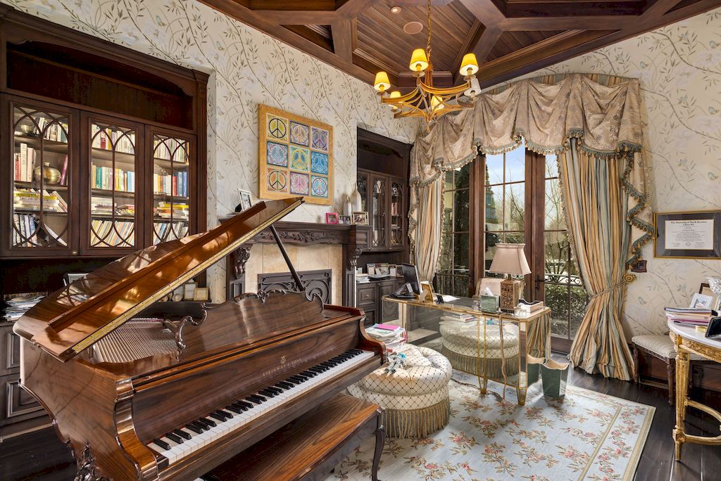 The Home in West Virginia is a luxurious home that you've dreamed of now available for sale. This home located at 4428 Irish Heights Dr, Summersville, West Virginia; offering 05 bedrooms and 09 bathrooms with 9,846 square feet of living spaces.
