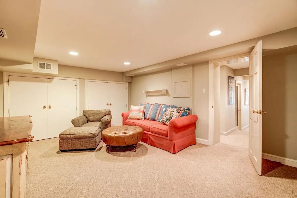 The Home in Virginia is a luxurious home for you to enjoy relaxing moments with family and friends now available for sale. This home located at 2001-2007 Whiteoaks Dr, Alexandria, Virginia; offering 07 bedrooms and 08 bathrooms with 6,450 square feet of living spaces.