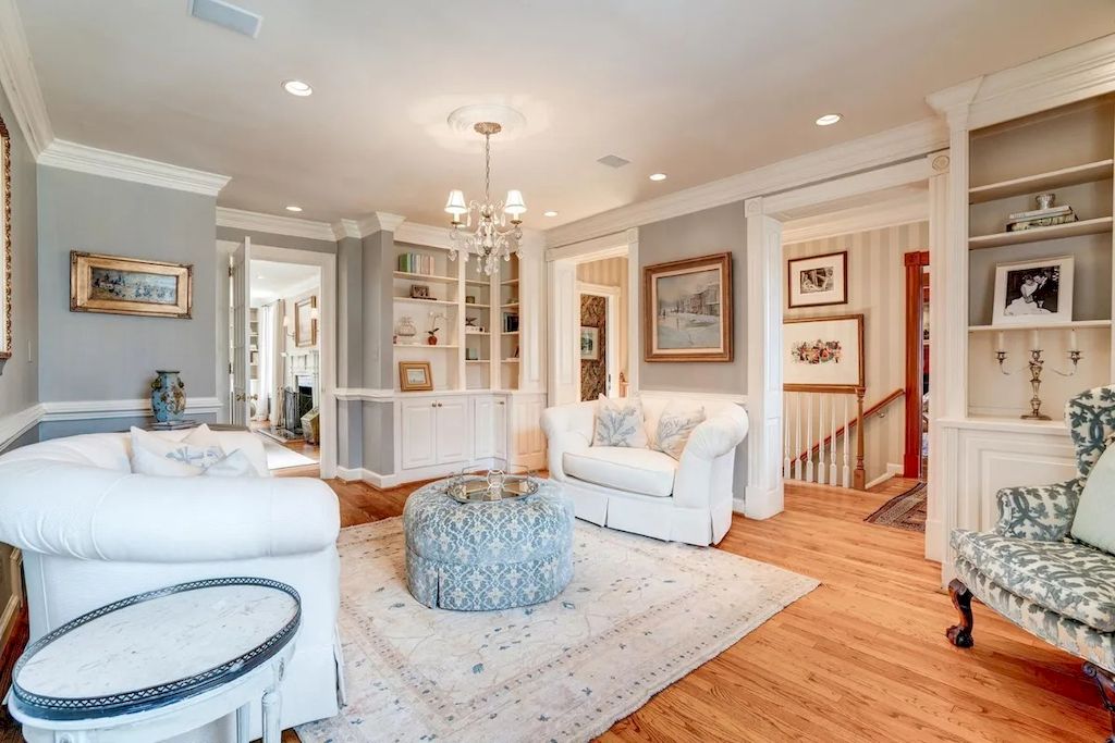 The Home in Virginia is a luxurious home for you to enjoy relaxing moments with family and friends now available for sale. This home located at 2001-2007 Whiteoaks Dr, Alexandria, Virginia; offering 07 bedrooms and 08 bathrooms with 6,450 square feet of living spaces.