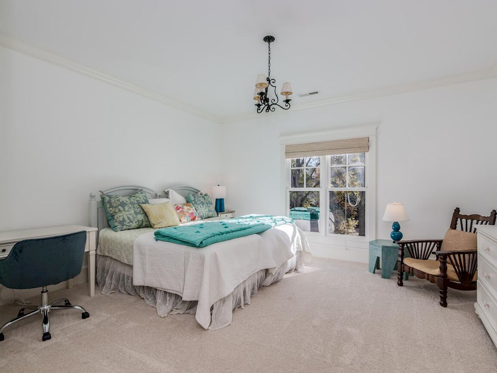 The Home in North Carolina is a luxurious home set on a hill on quiet street in Myers Park now available for sale. This home located at 2027 Princeton Ave, Charlotte, North Carolina; offering 06 bedrooms and 08 bathrooms with 6,355 square feet of living spaces. 