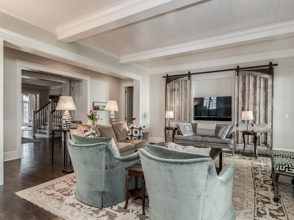 The Home in North Carolina is a luxurious home set on a hill on quiet street in Myers Park now available for sale. This home located at 2027 Princeton Ave, Charlotte, North Carolina; offering 06 bedrooms and 08 bathrooms with 6,355 square feet of living spaces. 