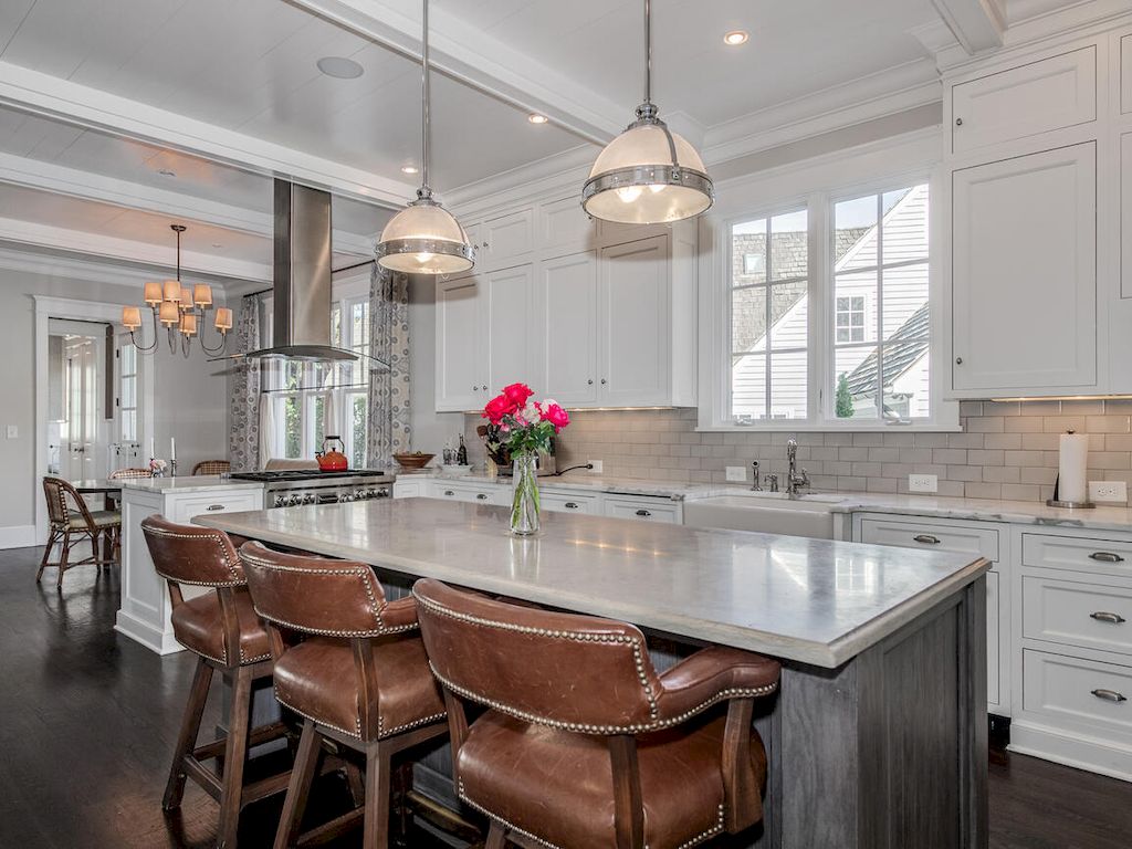 The Home in North Carolina is a luxurious home set on a hill on quiet street in Myers Park now available for sale. This home located at 2027 Princeton Ave, Charlotte, North Carolina; offering 06 bedrooms and 08 bathrooms with 6,355 square feet of living spaces. 
