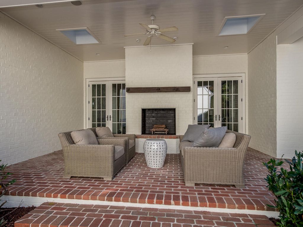 The Home in North Carolina is a luxurious home set on a hill on quiet street in Myers Park now available for sale. This home located at 2027 Princeton Ave, Charlotte, North Carolina; offering 06 bedrooms and 08 bathrooms with 6,355 square feet of living spaces. 