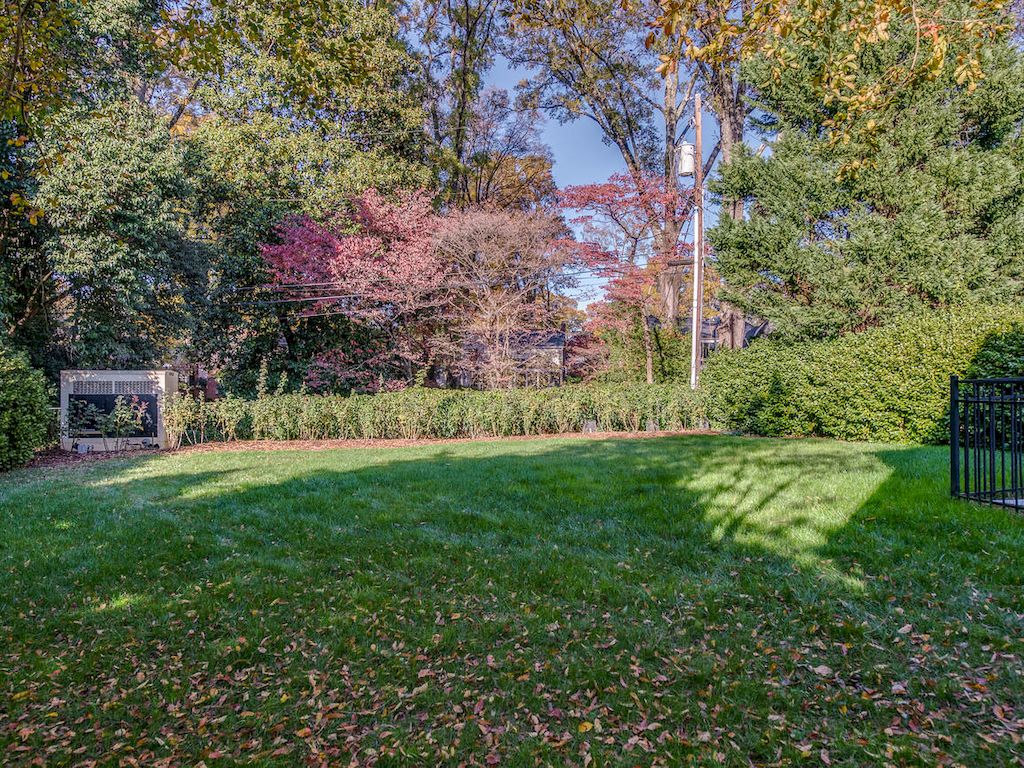 The Home in North Carolina is a luxurious home set on a hill on quiet street in Myers Park now available for sale. This home located at 2027 Princeton Ave, Charlotte, North Carolina; offering 06 bedrooms and 08 bathrooms with 6,355 square feet of living spaces. 