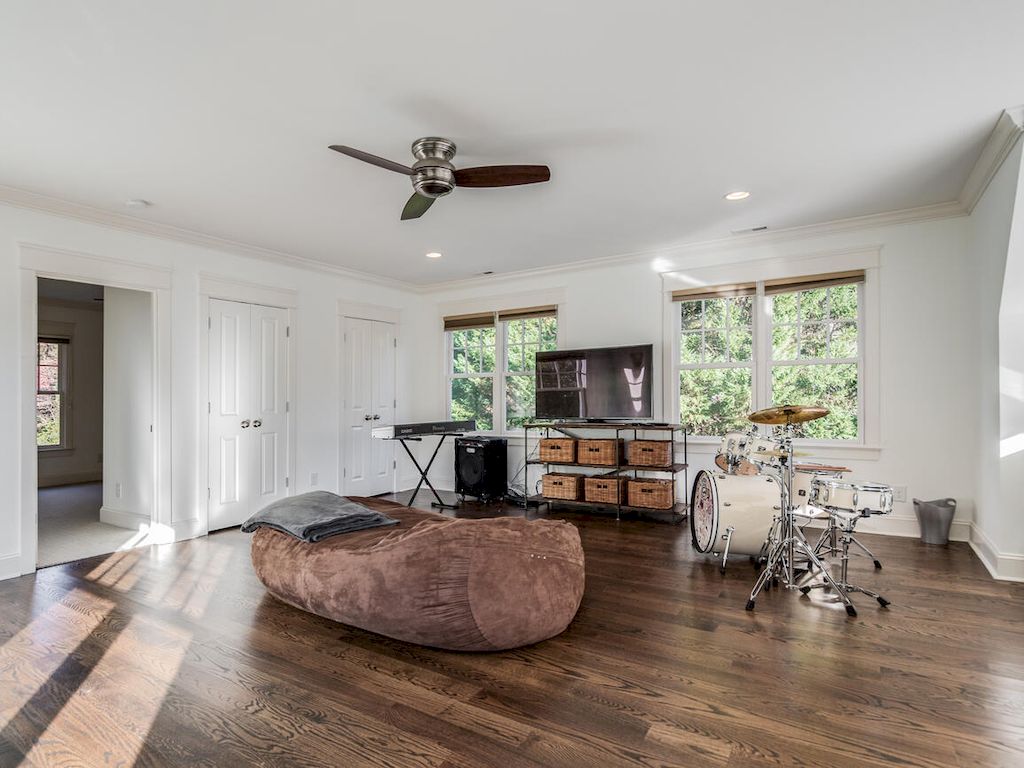 The Home in North Carolina is a luxurious home set on a hill on quiet street in Myers Park now available for sale. This home located at 2027 Princeton Ave, Charlotte, North Carolina; offering 06 bedrooms and 08 bathrooms with 6,355 square feet of living spaces. 