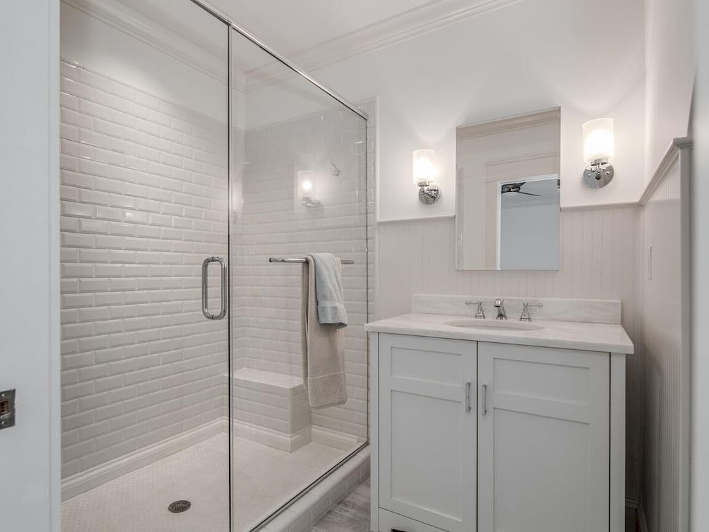The Home in North Carolina is a luxurious home set on a hill on quiet street in Myers Park now available for sale. This home located at 2027 Princeton Ave, Charlotte, North Carolina; offering 06 bedrooms and 08 bathrooms with 6,355 square feet of living spaces. 
