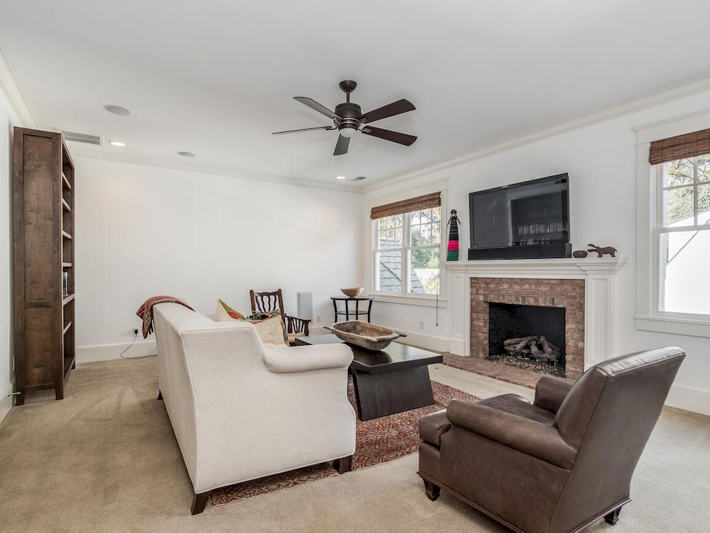 The Home in North Carolina is a luxurious home set on a hill on quiet street in Myers Park now available for sale. This home located at 2027 Princeton Ave, Charlotte, North Carolina; offering 06 bedrooms and 08 bathrooms with 6,355 square feet of living spaces. 