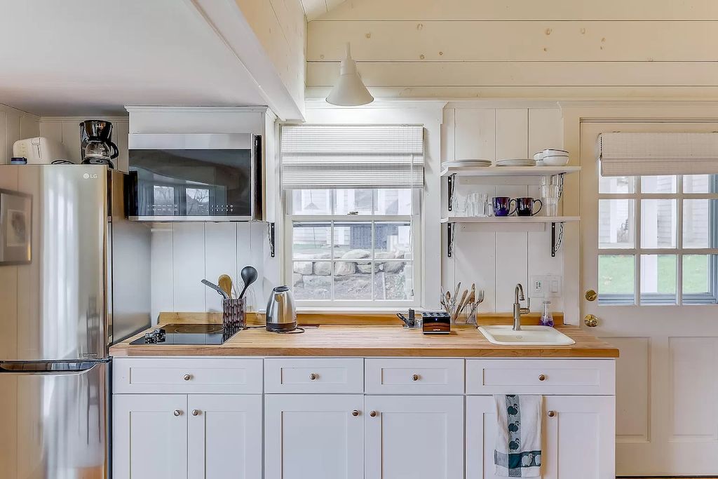 The Home in Massachusetts is a luxurious home nestled into a beautiful natural settings now available for sale. This home located at 128 Starboard Ln, Osterville, Massachusetts; offering 04 bedrooms and 06 bathrooms with 3,322 square feet of living spaces.