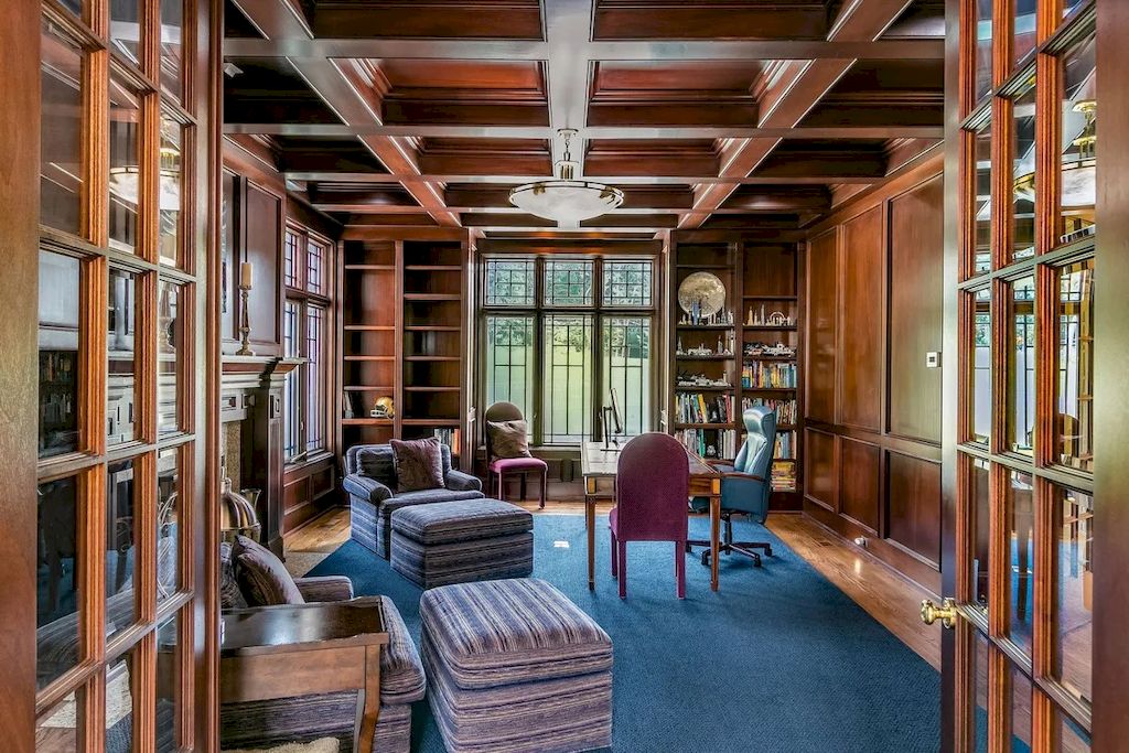 The Home in Michigan is a luxurious home possessing a lovely courtyard with fountain and refined interiors now available for sale. This home located at 1100 Orchard Ridge Rd, Bloomfield Hills, Michigan; offering 06 bedrooms and 11 bathrooms with 14,900 square feet of living spaces.