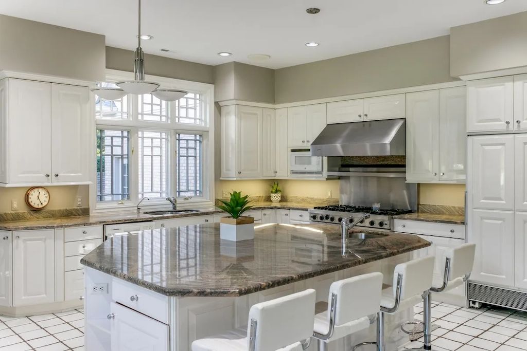 The Home in Michigan is a luxurious home possessing a lovely courtyard with fountain and refined interiors now available for sale. This home located at 1100 Orchard Ridge Rd, Bloomfield Hills, Michigan; offering 06 bedrooms and 11 bathrooms with 14,900 square feet of living spaces.