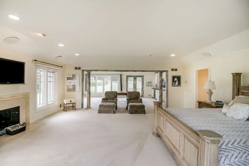 The Home in Michigan is a luxurious home possessing a lovely courtyard with fountain and refined interiors now available for sale. This home located at 1100 Orchard Ridge Rd, Bloomfield Hills, Michigan; offering 06 bedrooms and 11 bathrooms with 14,900 square feet of living spaces.