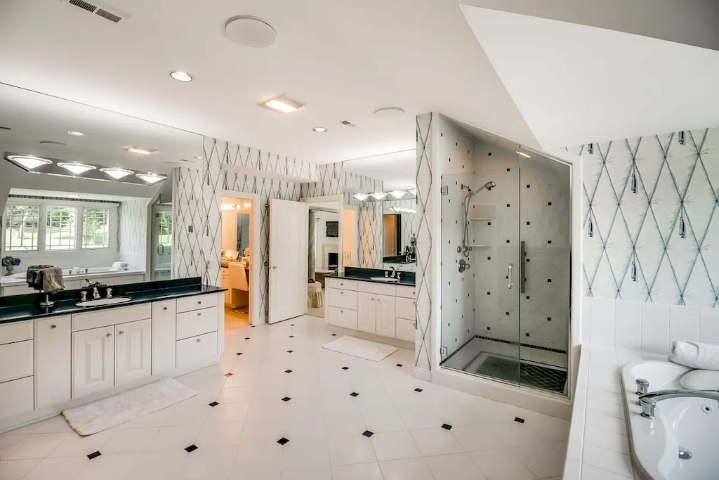 The Home in Michigan is a luxurious home possessing a lovely courtyard with fountain and refined interiors now available for sale. This home located at 1100 Orchard Ridge Rd, Bloomfield Hills, Michigan; offering 06 bedrooms and 11 bathrooms with 14,900 square feet of living spaces.