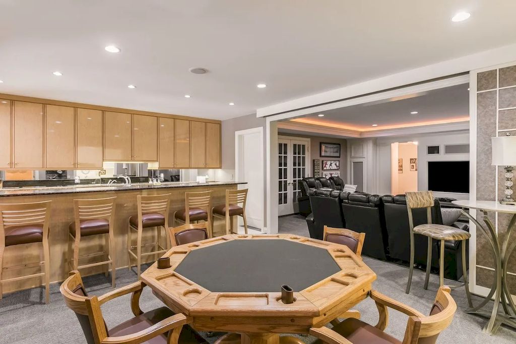 The Home in Michigan is a luxurious home possessing a lovely courtyard with fountain and refined interiors now available for sale. This home located at 1100 Orchard Ridge Rd, Bloomfield Hills, Michigan; offering 06 bedrooms and 11 bathrooms with 14,900 square feet of living spaces.