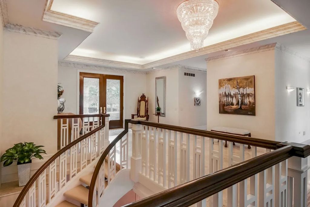 The Home in Michigan is a luxurious home possessing a lovely courtyard with fountain and refined interiors now available for sale. This home located at 1100 Orchard Ridge Rd, Bloomfield Hills, Michigan; offering 06 bedrooms and 11 bathrooms with 14,900 square feet of living spaces.