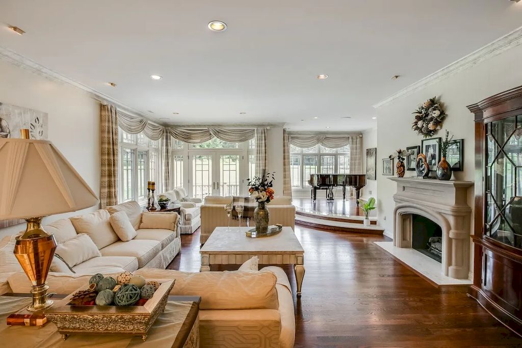 The Home in Michigan is a luxurious home possessing a lovely courtyard with fountain and refined interiors now available for sale. This home located at 1100 Orchard Ridge Rd, Bloomfield Hills, Michigan; offering 06 bedrooms and 11 bathrooms with 14,900 square feet of living spaces.