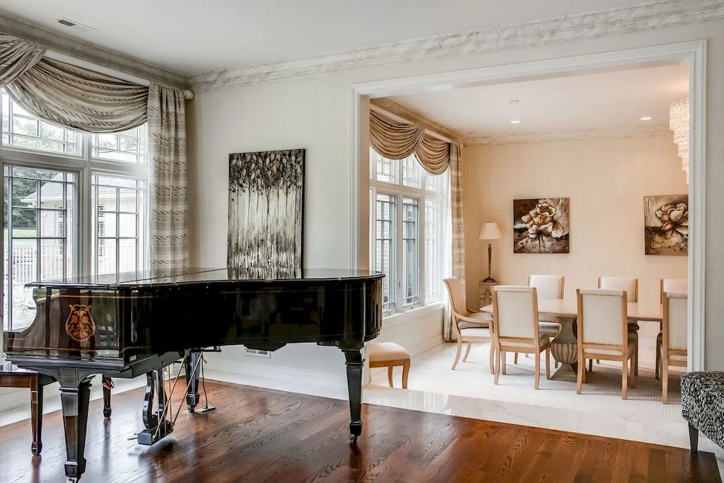 The Home in Michigan is a luxurious home possessing a lovely courtyard with fountain and refined interiors now available for sale. This home located at 1100 Orchard Ridge Rd, Bloomfield Hills, Michigan; offering 06 bedrooms and 11 bathrooms with 14,900 square feet of living spaces.