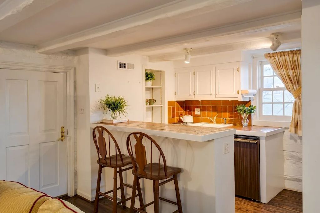 The Home in Virginia is a luxurious estate surrounded by 360 degree mountain view now available for sale. This home located at 61 Deerfield Ln, Sperryville, Virginia; offering 05 bedrooms and 05 bathrooms with 7,892 square feet of living spaces. 
