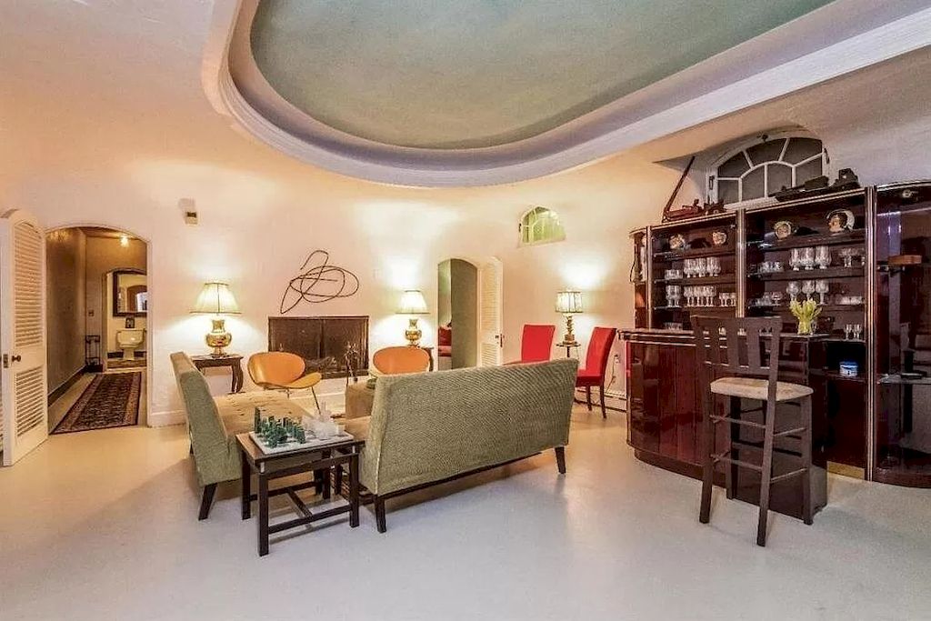 The Home in Massachusetts is a luxurious home which enjoys spectacular sunset views of the Oyster Pond now available for sale. This home located at 150-154 Cross St, Chatham, Massachusetts; offering 10 bedrooms and 10 bathrooms with 8,000 square feet of living spaces.