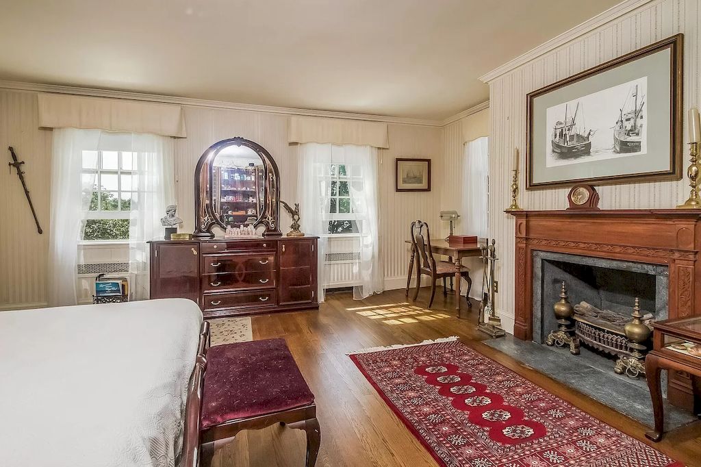 The Home in Massachusetts is a luxurious home which enjoys spectacular sunset views of the Oyster Pond now available for sale. This home located at 150-154 Cross St, Chatham, Massachusetts; offering 10 bedrooms and 10 bathrooms with 8,000 square feet of living spaces.