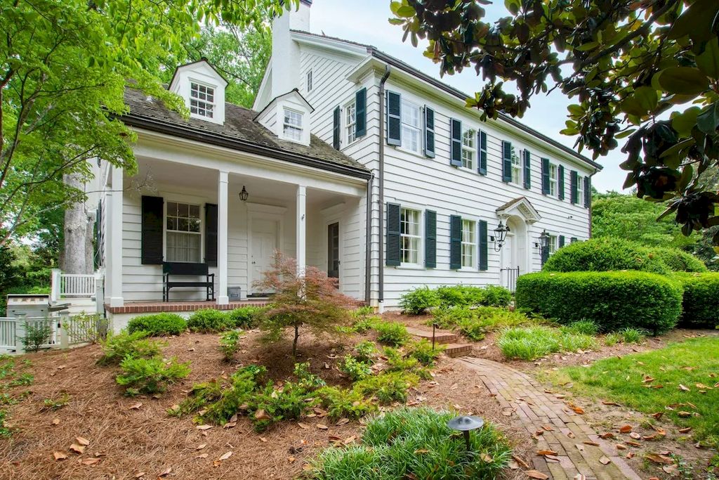 The Home in North Carolina is a luxurious home which brings comfortable ambiance with its classic design and tasteful detail now available for sale. This home located at 1520 Jarvis St, Raleigh, North Carolina; offering 04 bedrooms and 04 bathrooms with 4,361 square feet of living spaces.