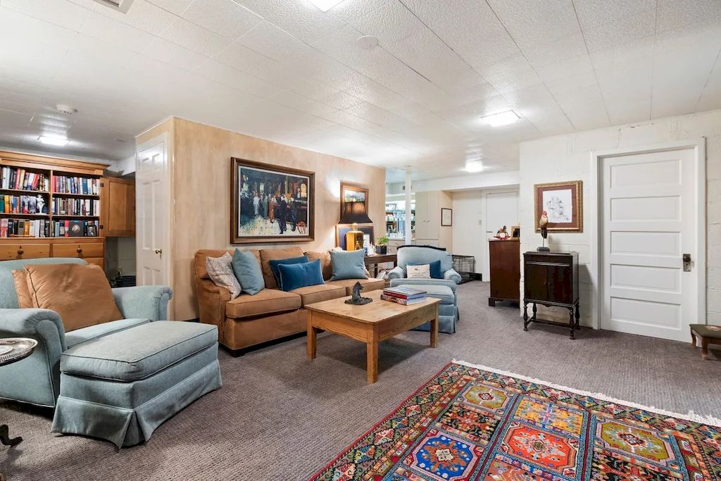 The Home in North Carolina is a luxurious home which brings comfortable ambiance with its classic design and tasteful detail now available for sale. This home located at 1520 Jarvis St, Raleigh, North Carolina; offering 04 bedrooms and 04 bathrooms with 4,361 square feet of living spaces.