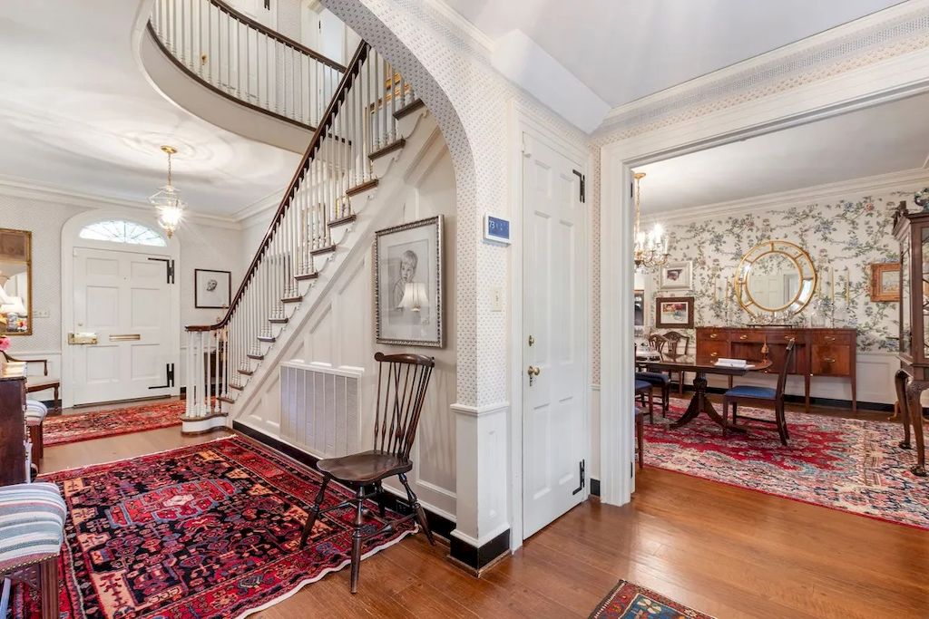 The Home in North Carolina is a luxurious home which brings comfortable ambiance with its classic design and tasteful detail now available for sale. This home located at 1520 Jarvis St, Raleigh, North Carolina; offering 04 bedrooms and 04 bathrooms with 4,361 square feet of living spaces.