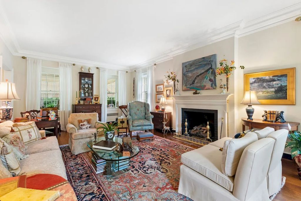 The Home in North Carolina is a luxurious home which brings comfortable ambiance with its classic design and tasteful detail now available for sale. This home located at 1520 Jarvis St, Raleigh, North Carolina; offering 04 bedrooms and 04 bathrooms with 4,361 square feet of living spaces.