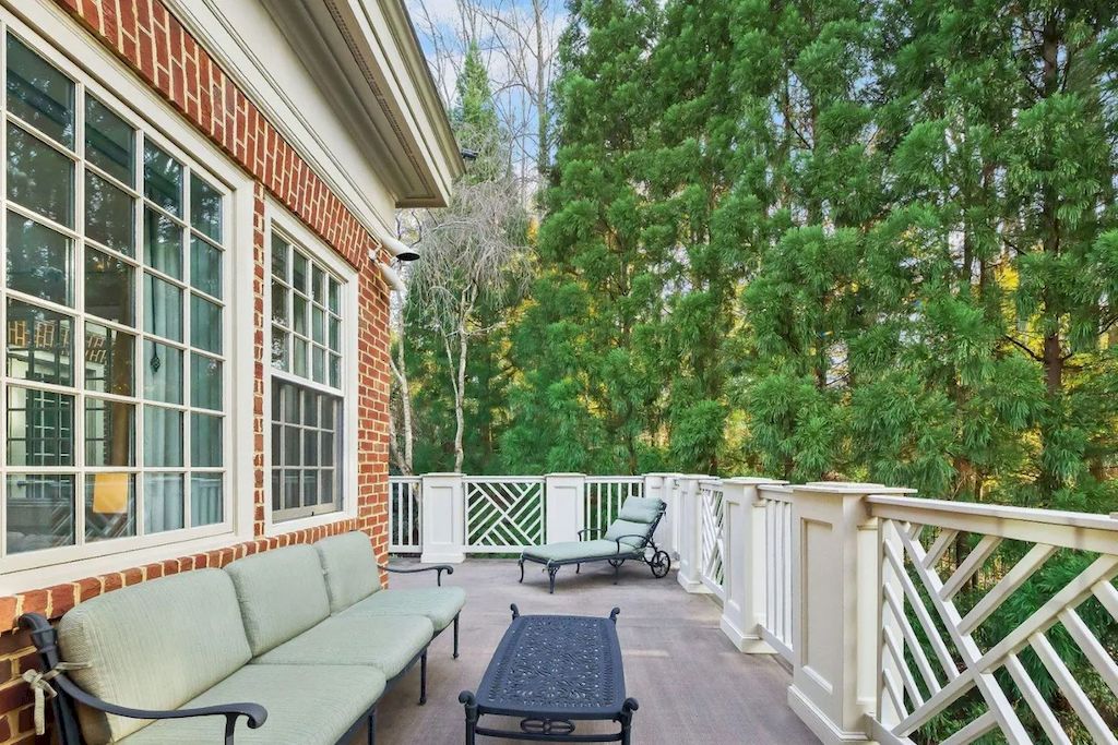 The Home in Virginia is a luxurious home offering every modern-day convenience with significant renovations now available for sale. This home located at 6827 Sorrel St, McLean, Virginia; offering 08 bedrooms and 12 bathrooms with 14,900 square feet of living spaces.