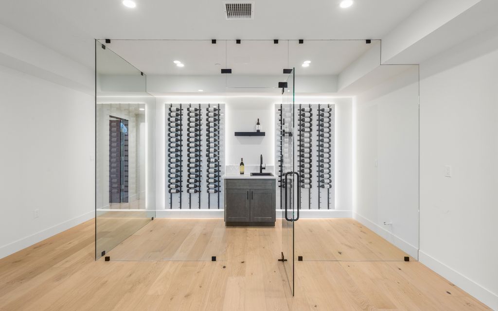 The Home in Palos Verdes Estates with meticulously designed open floor plan offers seamless indoor outdoor living throughout now available for sale. This house located at 905 Via Del Monte, Palos Verdes Estates, California