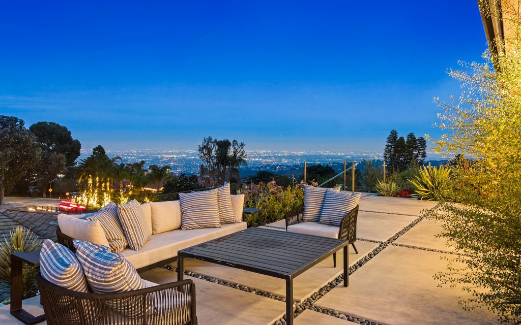 The Home in Palos Verdes Estates with meticulously designed open floor plan offers seamless indoor outdoor living throughout now available for sale. This house located at 905 Via Del Monte, Palos Verdes Estates, California