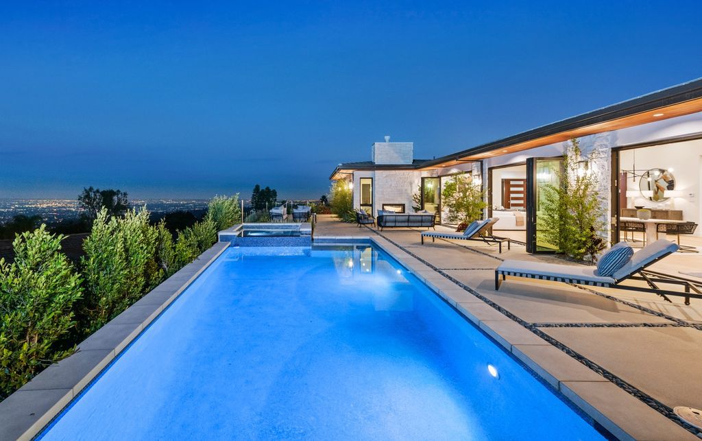 The Home in Palos Verdes Estates with meticulously designed open floor plan offers seamless indoor outdoor living throughout now available for sale. This house located at 905 Via Del Monte, Palos Verdes Estates, California