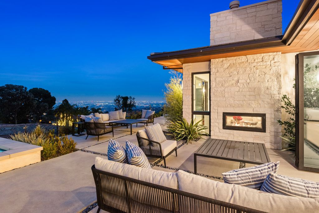 The Home in Palos Verdes Estates with meticulously designed open floor plan offers seamless indoor outdoor living throughout now available for sale. This house located at 905 Via Del Monte, Palos Verdes Estates, California