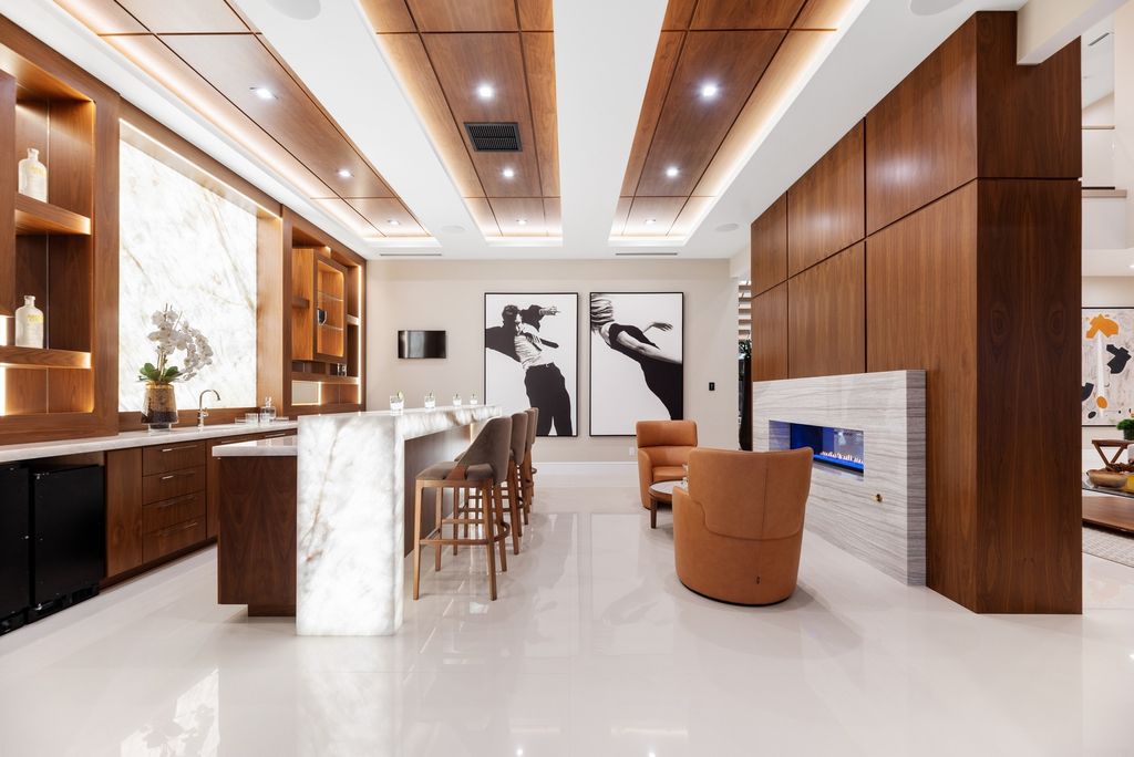 The Home in Fort Lauderdale is a recently completed brand new custom construction with no detail or budget spared now available for sale. This house located at 4028 Country Club Ln, Fort Lauderdale, Florida