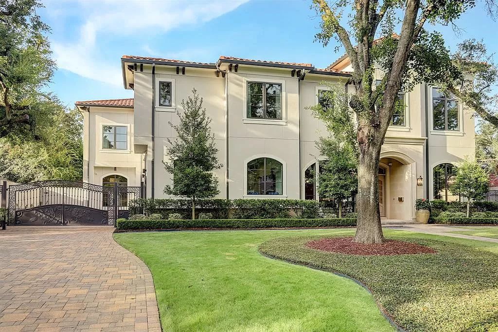 The Home in Houston is an impressive & recently constructed masterpiece by Stacey Fine Homes nestled in a beautiful & quiet part of Tanglewood now available for sale. This home located at 5804 Bayou Glen Rd, Houston, Texas
